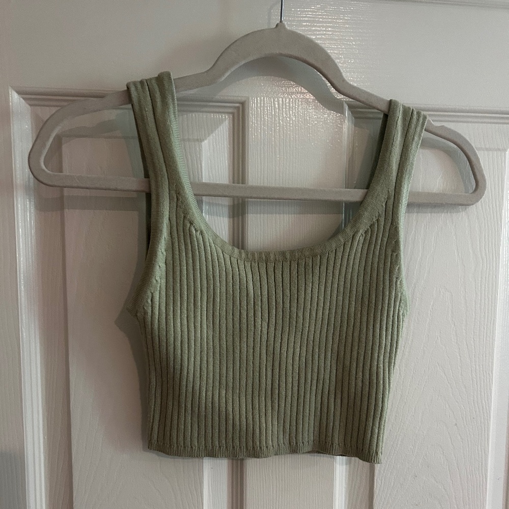Em & Elle Cropped Ribbed Tank Top | Light Green | Size M